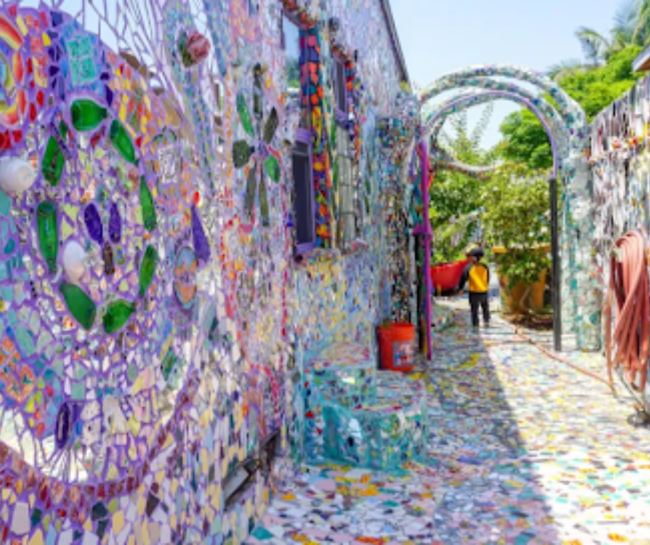 What Makes the Mosaic Tile House in Venice Beach So Unique